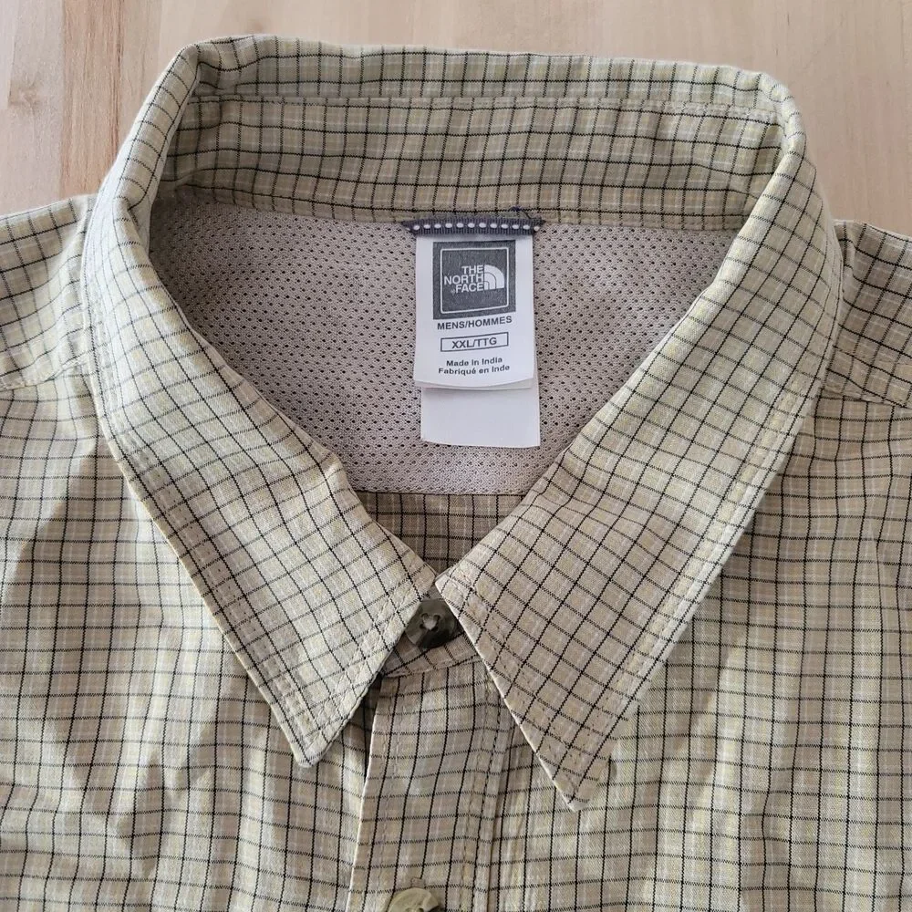 The North Face Mens Short Sleeve Button Up Shirt Size XXL Zip Pocket Casual Tan